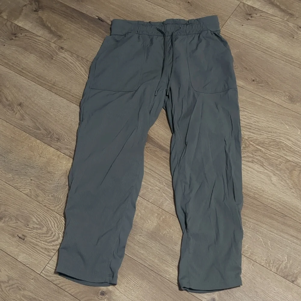 Lululemon Dance Studio Mid-Rise Green- Grey Cropped Pants Size 6 - Picture 5 of 13